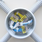 Соединение проводов в распределительной коробке в квартире