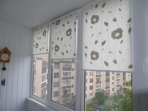 Установка рулонных штор на пластиковые окна в Челябинске