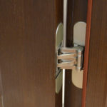 Как врезать петли в дверь своими руками